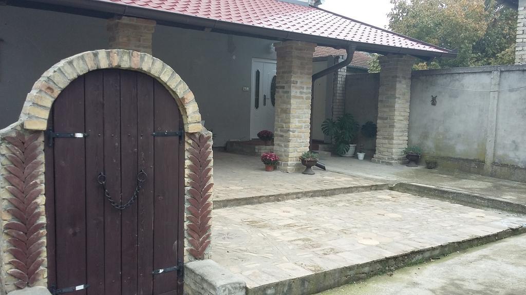 Guest House Anna Vendégház Svetozar Miletic Exterior foto